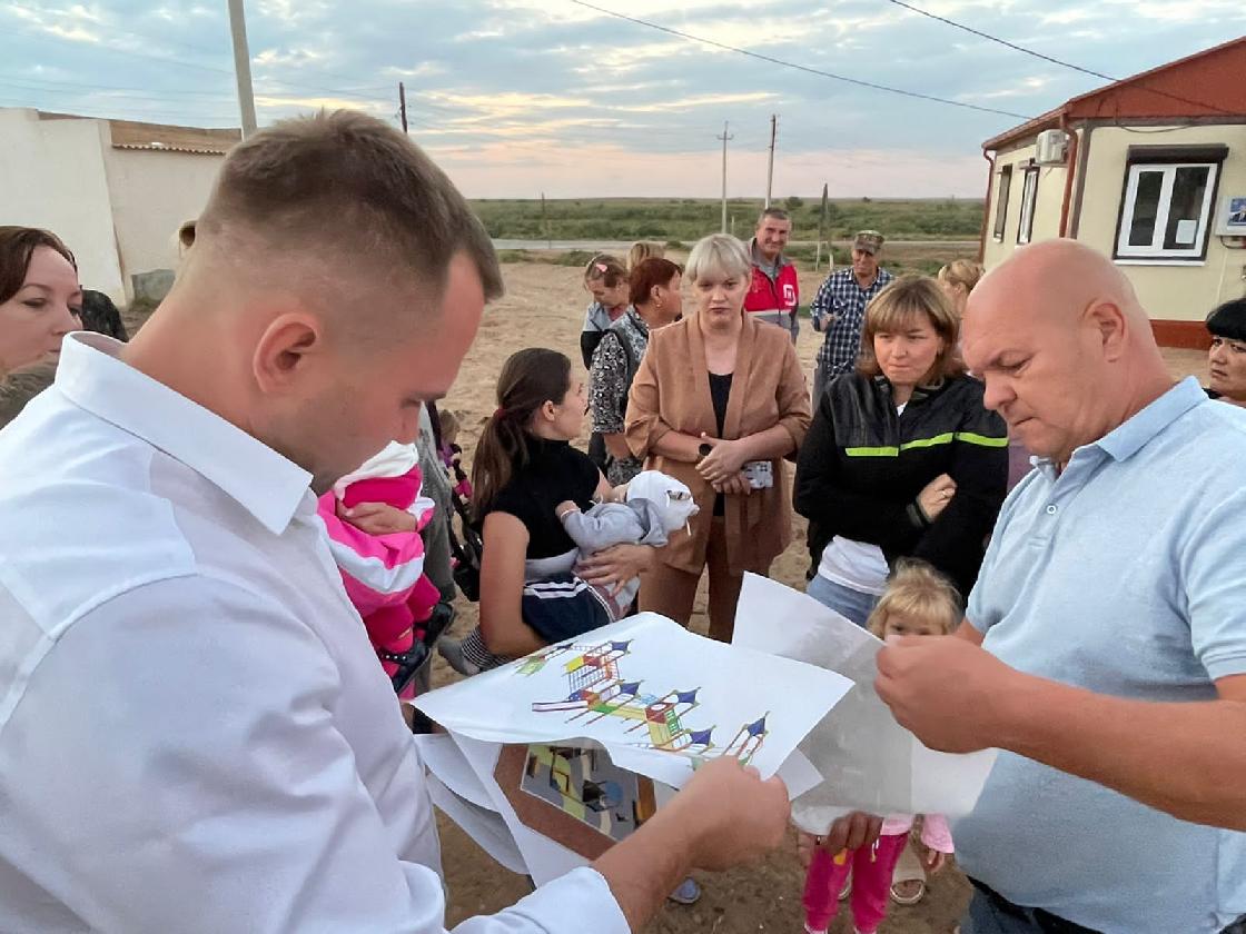 «Единая Россия» по поручению астраханского губернатора установит детскую площадку в селе Сергино 