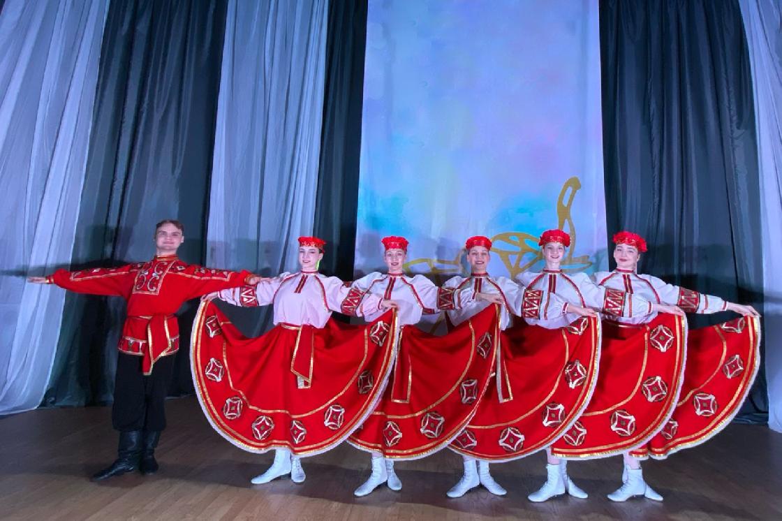  Астраханские танцоры взяли гран-при на Всероссийском конкурсе «Осенняя феерия — 2025»