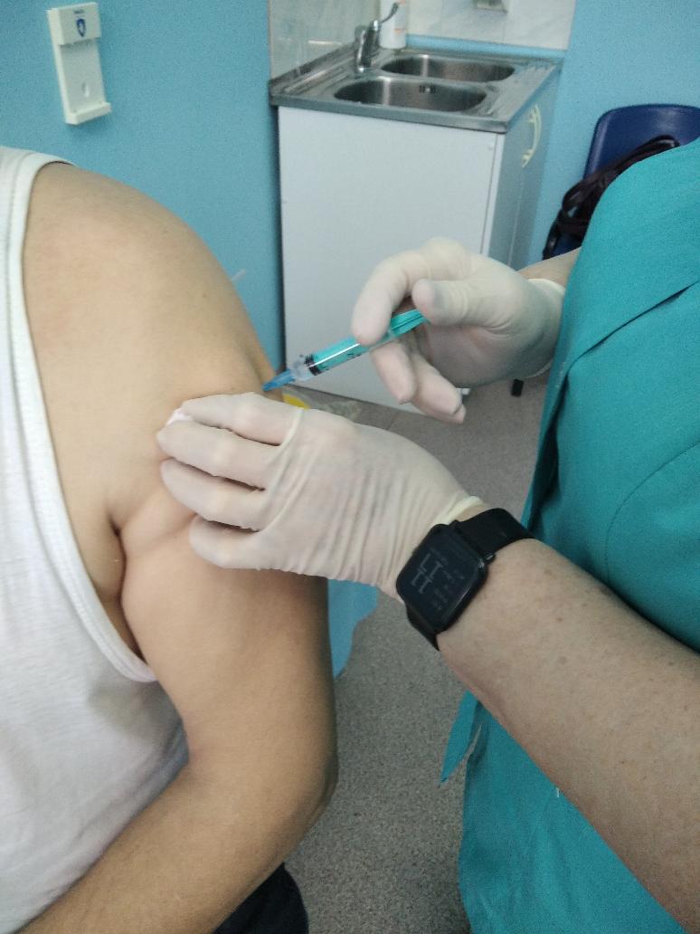 Насколько безопасны прививки и как они защищают человека