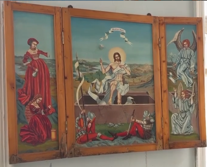 Астраханские полицейские помогли вернуть в церковь давно похищенный триптих