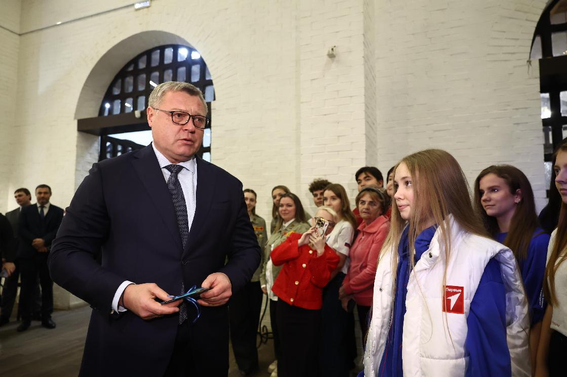 Губернатор Астраханской области дал старт «Ёлке желаний»