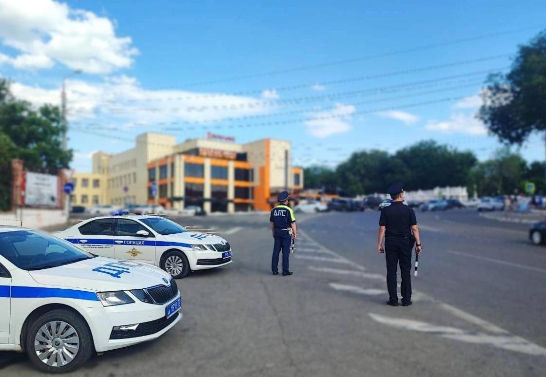 Астраханская полиция в выходные зафиксировала 1,3 тысячи нарушений ПДД