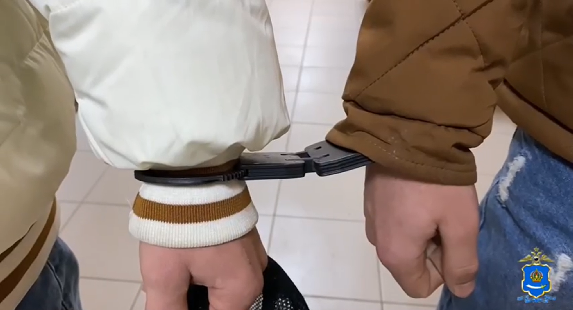 В Астрахани подростка задержали с запрещенными препаратами