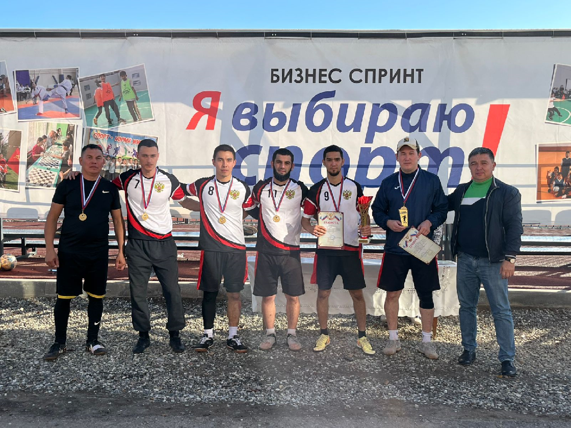 Футбольный турнир объединил жителей пригородного села на новой площадке в Астраханской области