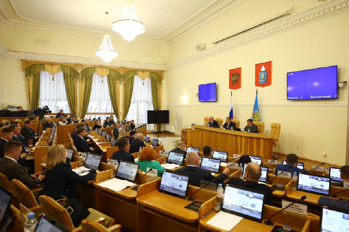 В Думе Астраханской области приняли пакет законопроектов, инициированных губернатором Игорем Бабушкиным