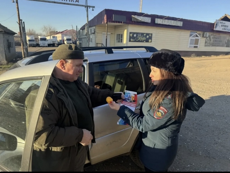 Дорожные полицейские призвали астраханцев вести здоровый образ жизни