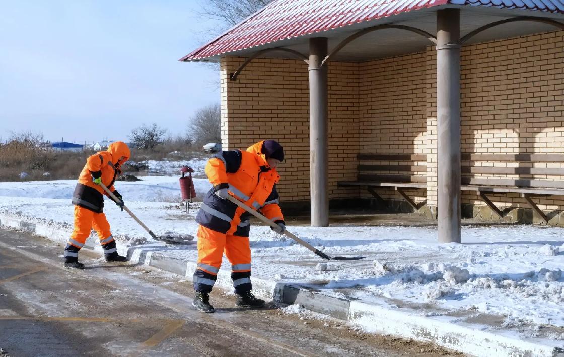 217 единиц спецтехники обеспечат безопасность на дорогах Астраханской области и Калмыкии в непогоду