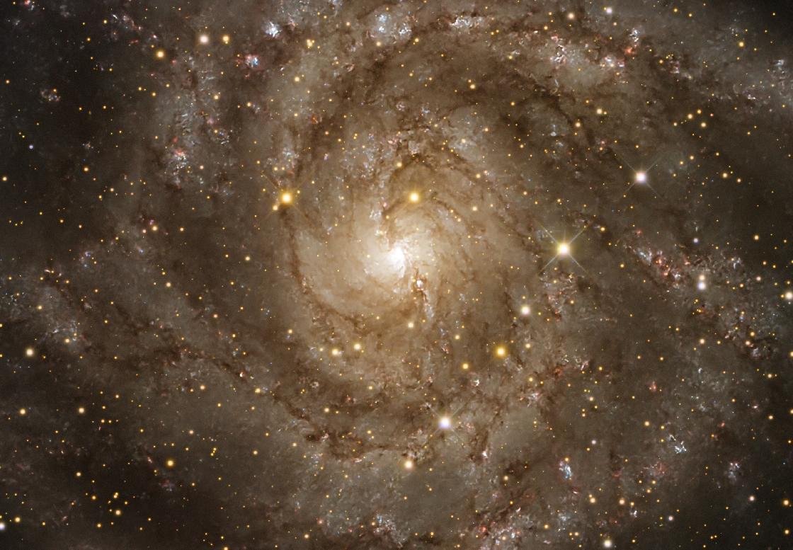 Астраханец запечатлел галактику, удалённую от Земли на 10 млн световых лет