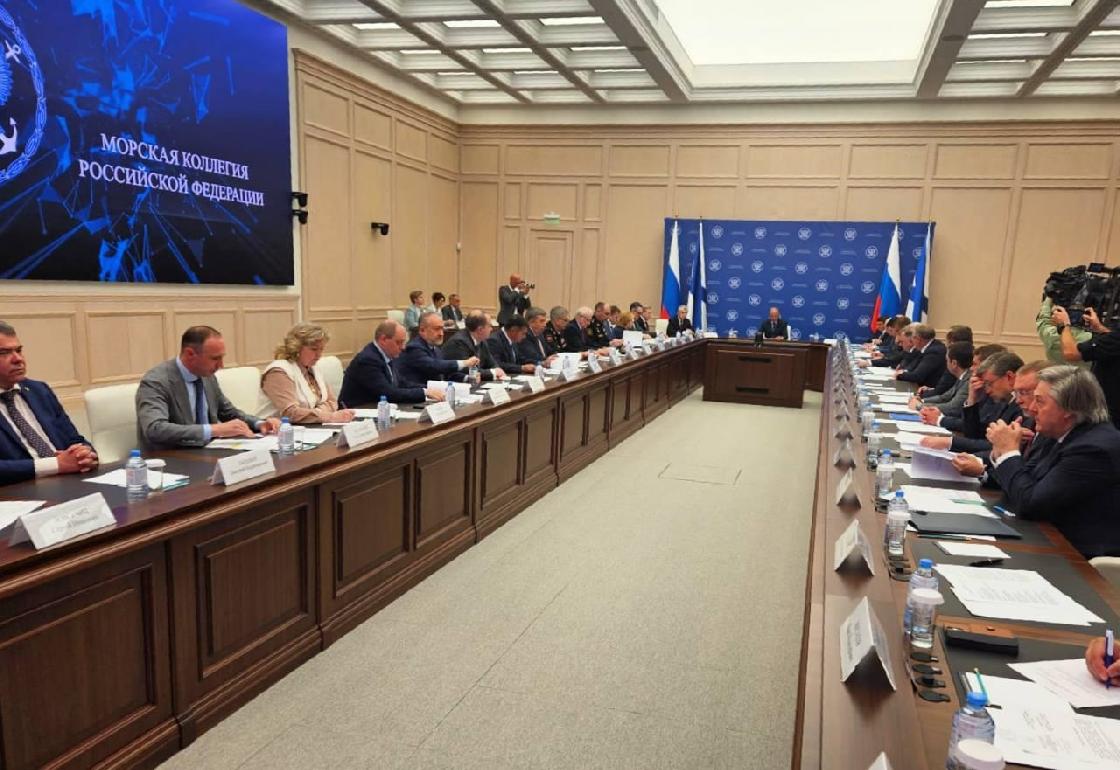 Губернатор Астраханской области Игорь Бабушкин принял участие в Морской коллегии РФ