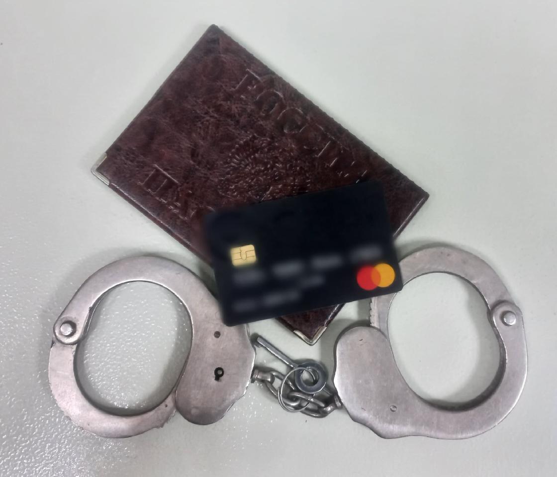 Астраханского подростка подозревают в краже 77 тысяч рублей со счета знакомого