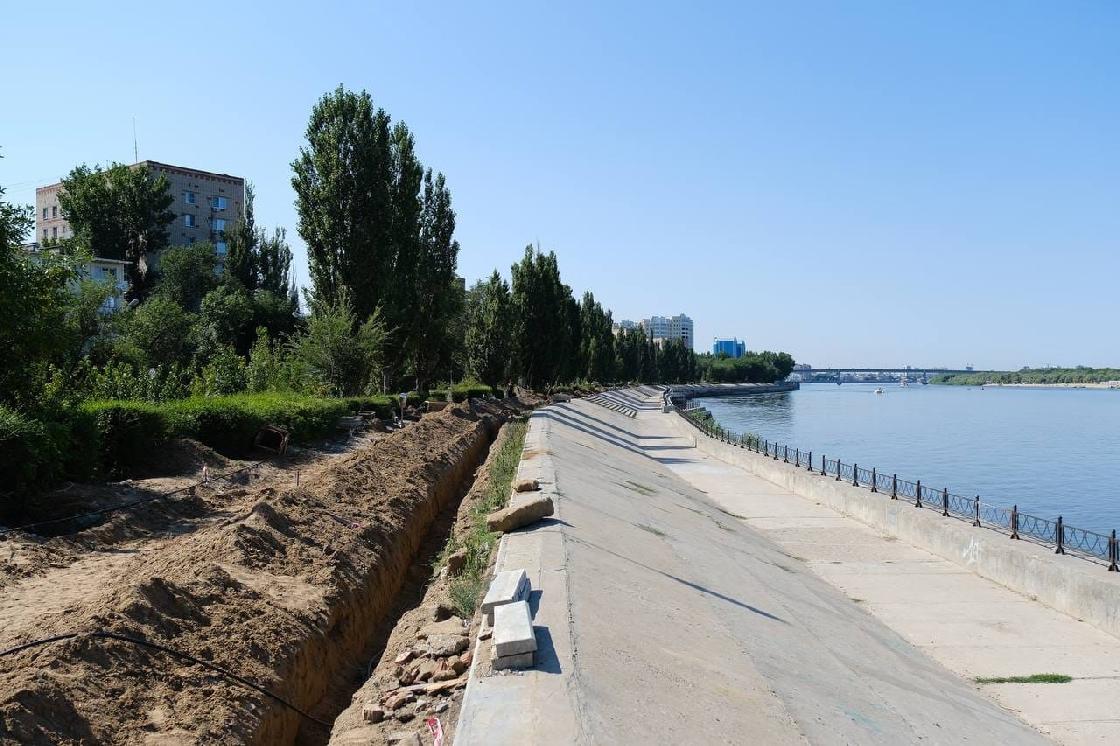 В Астрахани завершается первый этап благоустройства Комсомольской набережной