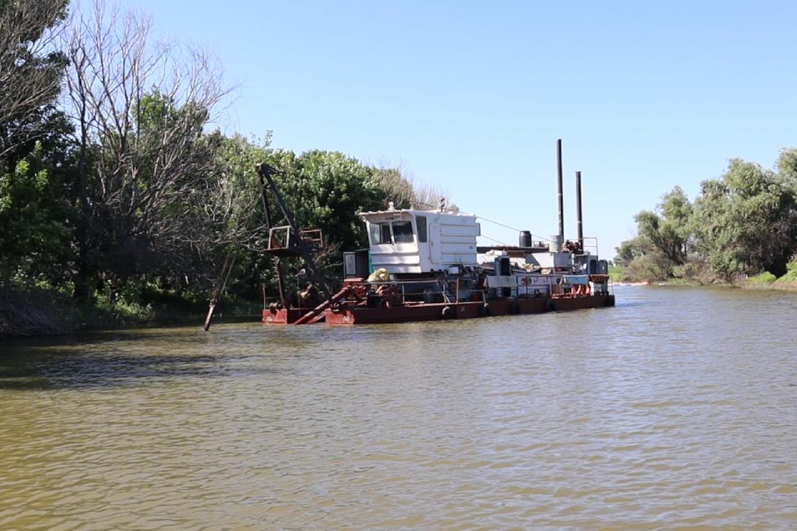 В Астраханской области приступили к расчистке ерика Шарипин