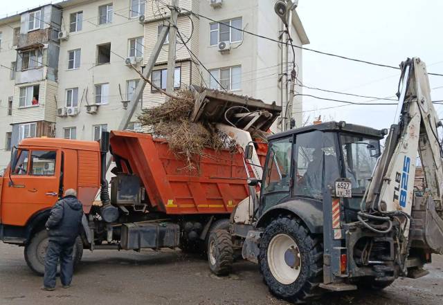 С улиц Астрахани за год вывезли почти 18 тысяч тонн мусора