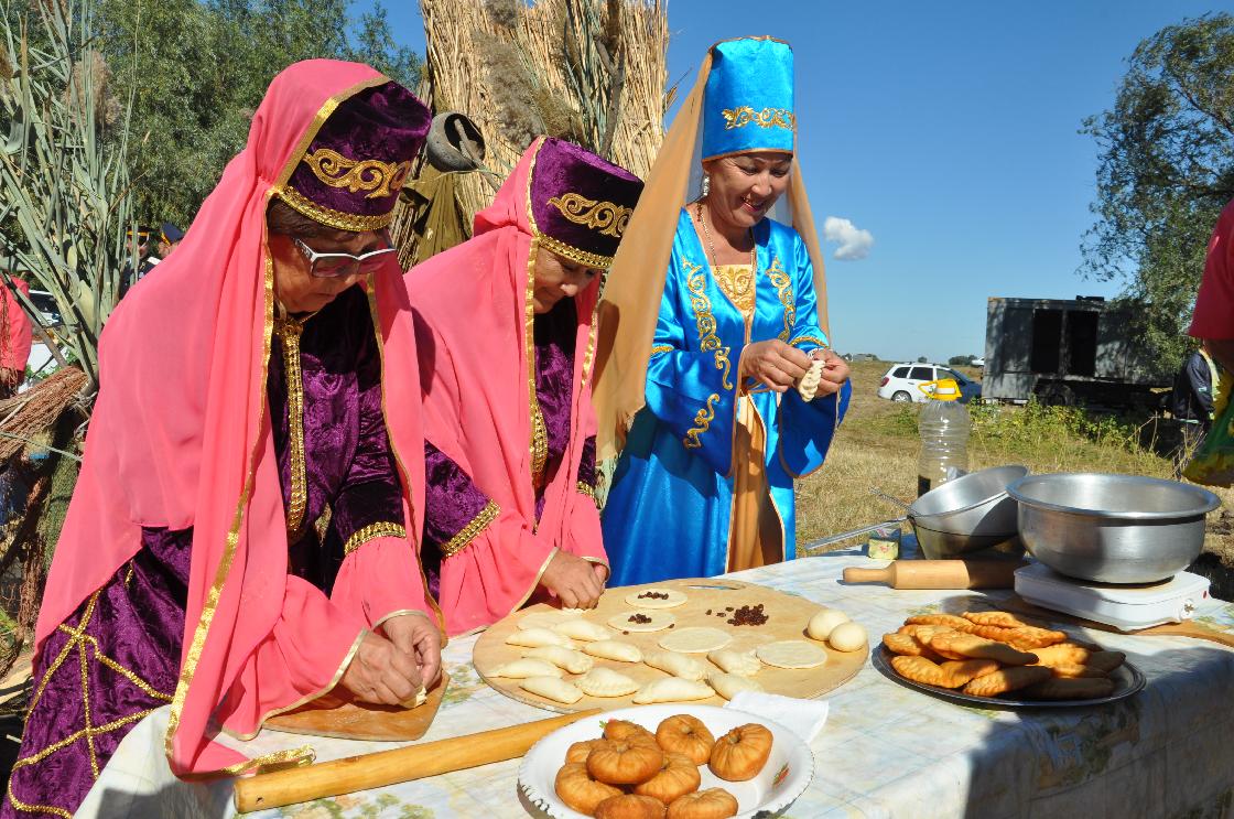 Астрахань - треугольник Будды, Христа и Магомета