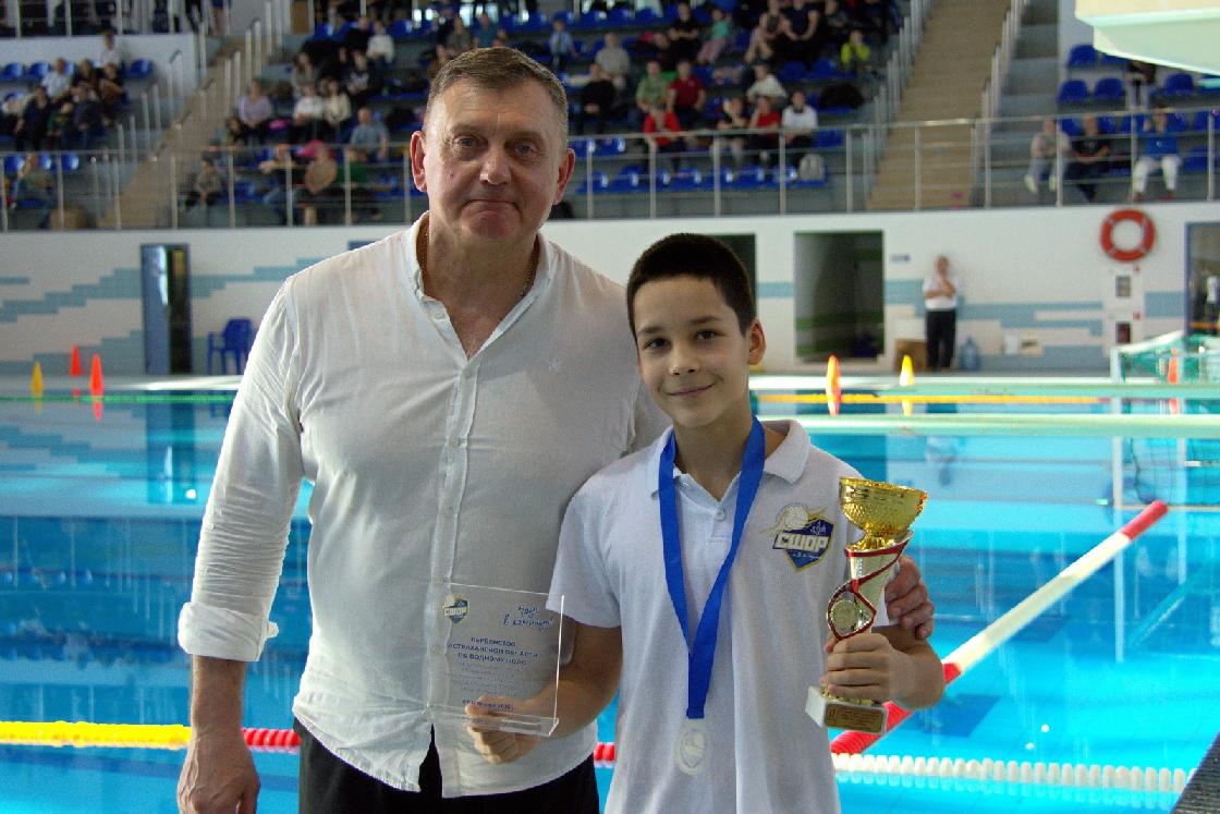 В Астрахани прошло первенство по водному поло среди юношеских команд