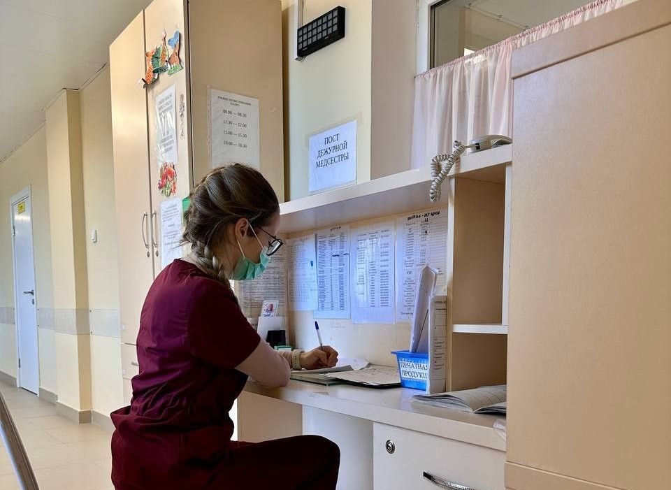 Почти 300 студентов-медиков помогают астраханским больницам