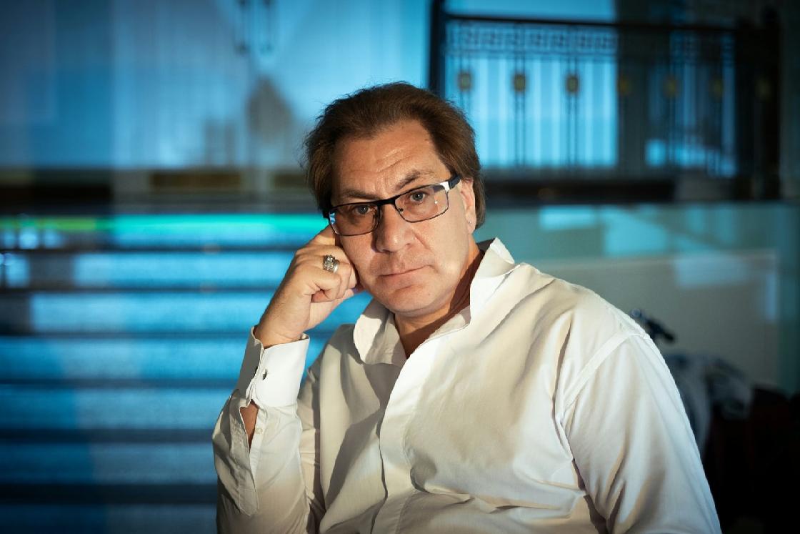 В Астраханской филармонии состоится творческий вечер артиста Сергея Кичигина