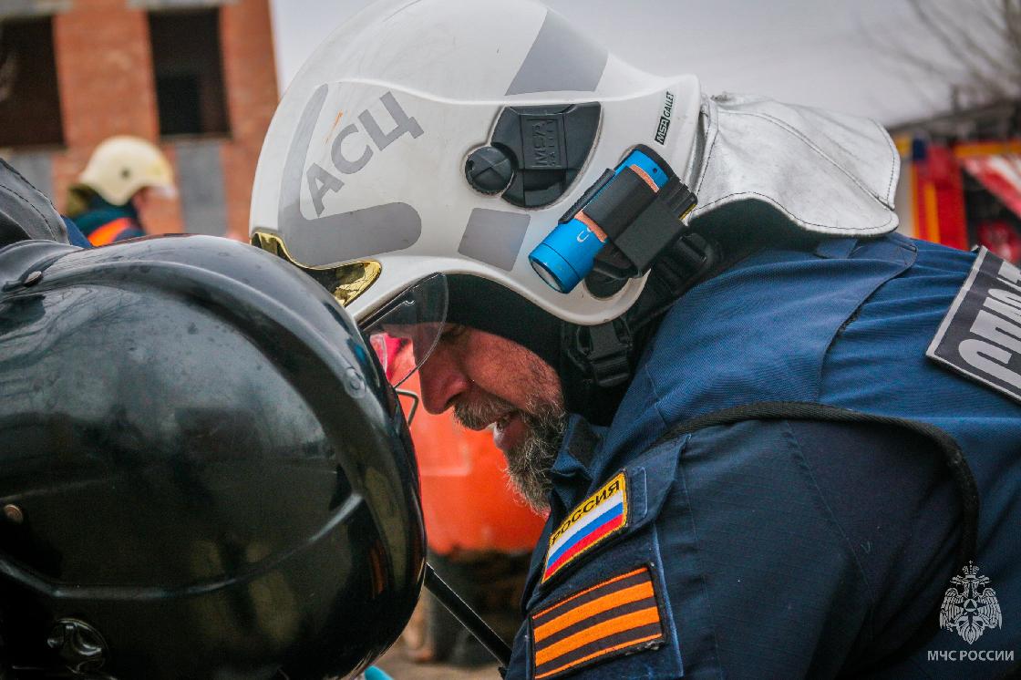 Три человека пострадали при пожаре в жилом доме в Астраханской области