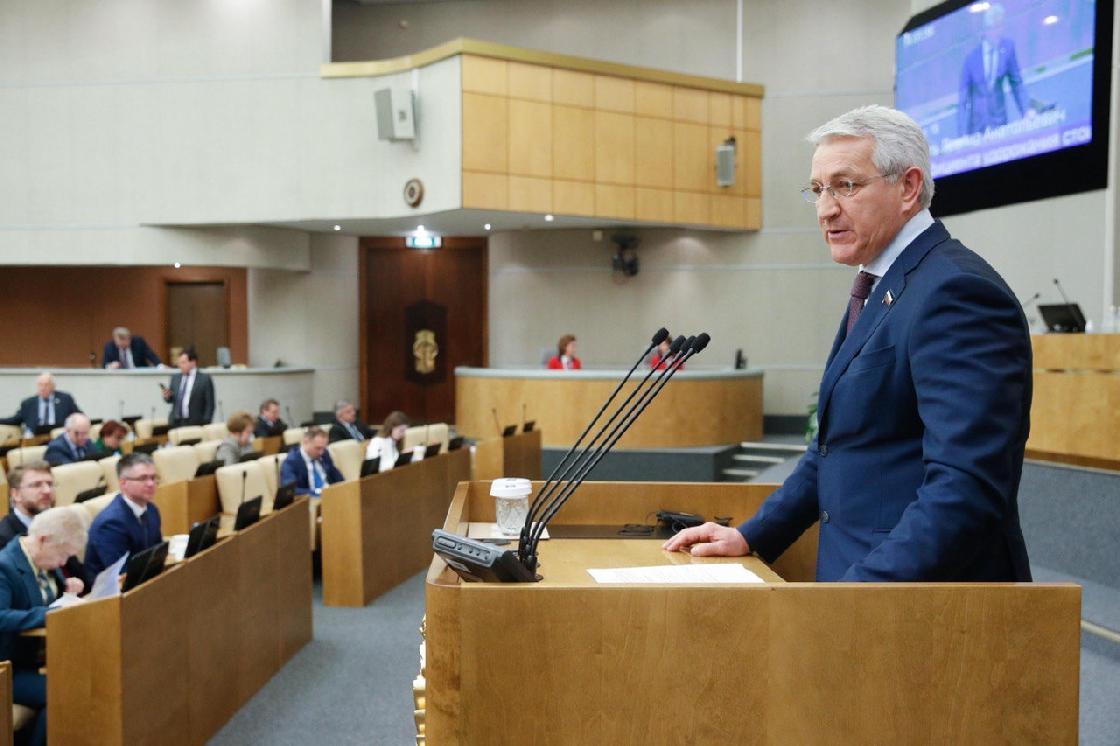 Госдума приняла закон о производственных аптеках