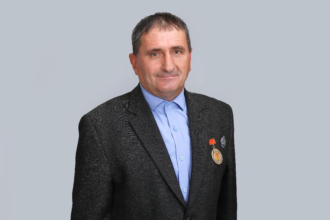 Астраханский механизатор широкого профиля