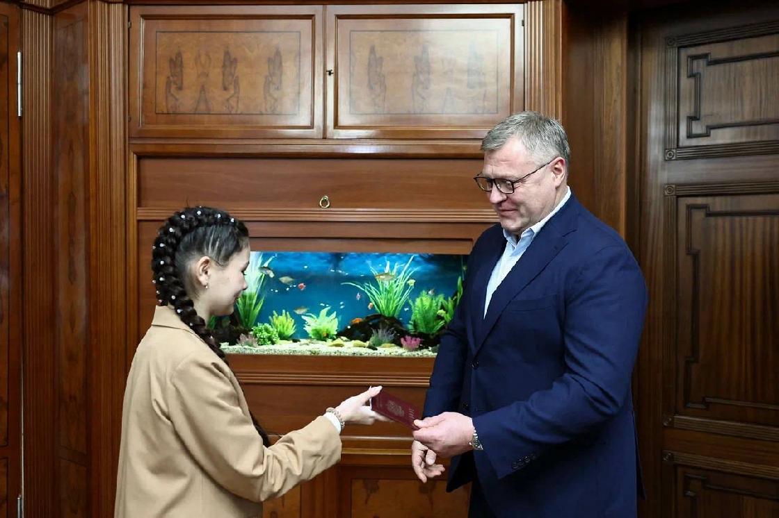 Глава Астраханской области исполнил мечту подростка в рамках акции «Ёлка желаний»