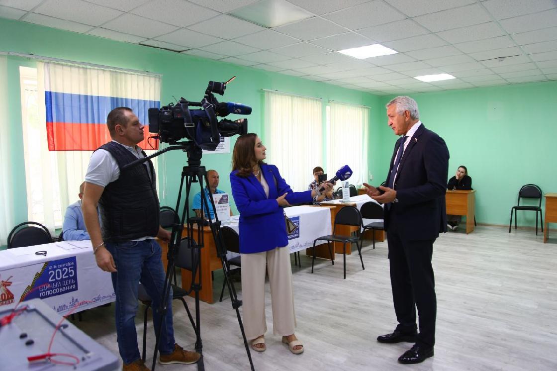 Леонид Огуль проголосовал на выборах в Городскую Думу города Астрахани