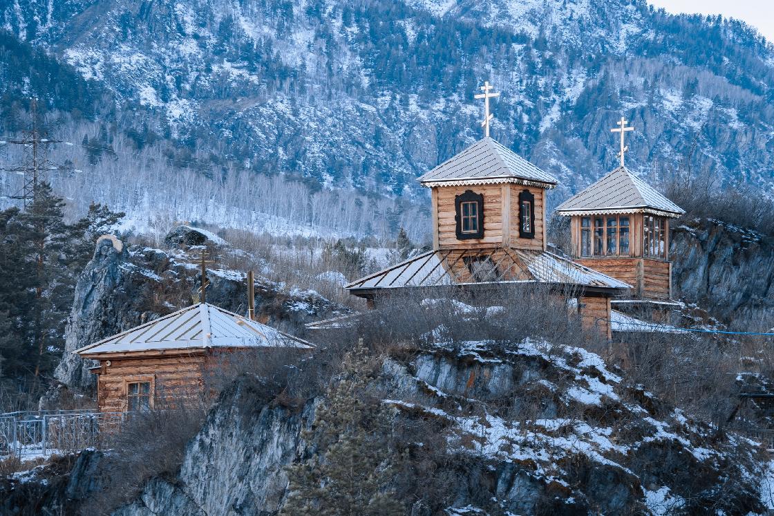 Астраханцы узнали об удивительных православных святынях России