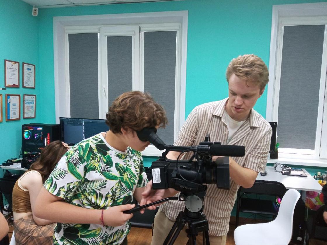 Съемки видеороликов в медиастудии школьного технопарка и за ее пределами