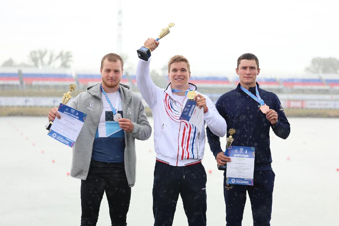 Астраханец стал двукратным серебряным призером спартакиады по гребле на байдарках и каноэ