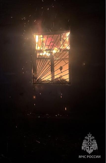 Пожар в многоквартирном доме потушили в Астрахани