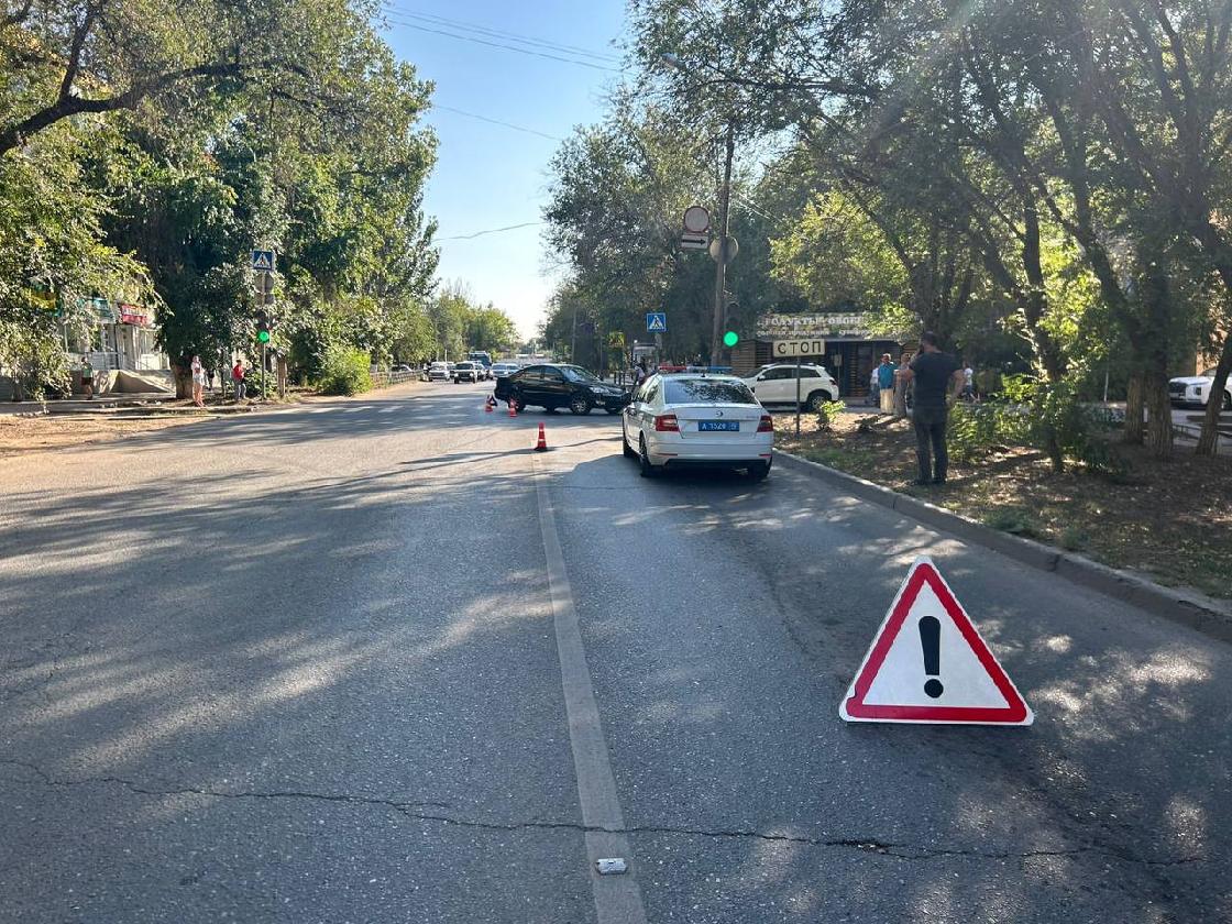 14-летний мотоциклист из Астрахани попал в ДТП с двумя автомобилями