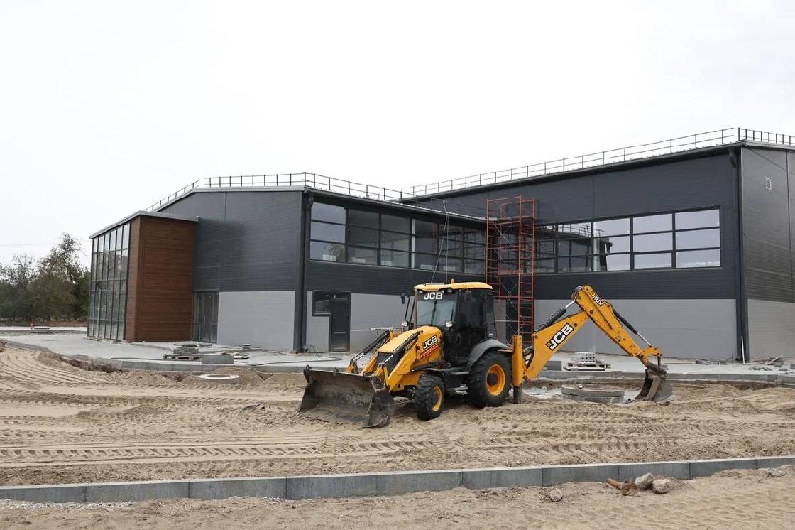 В Астраханской области завершают строительство физкультурно-оздоровительного комплекса