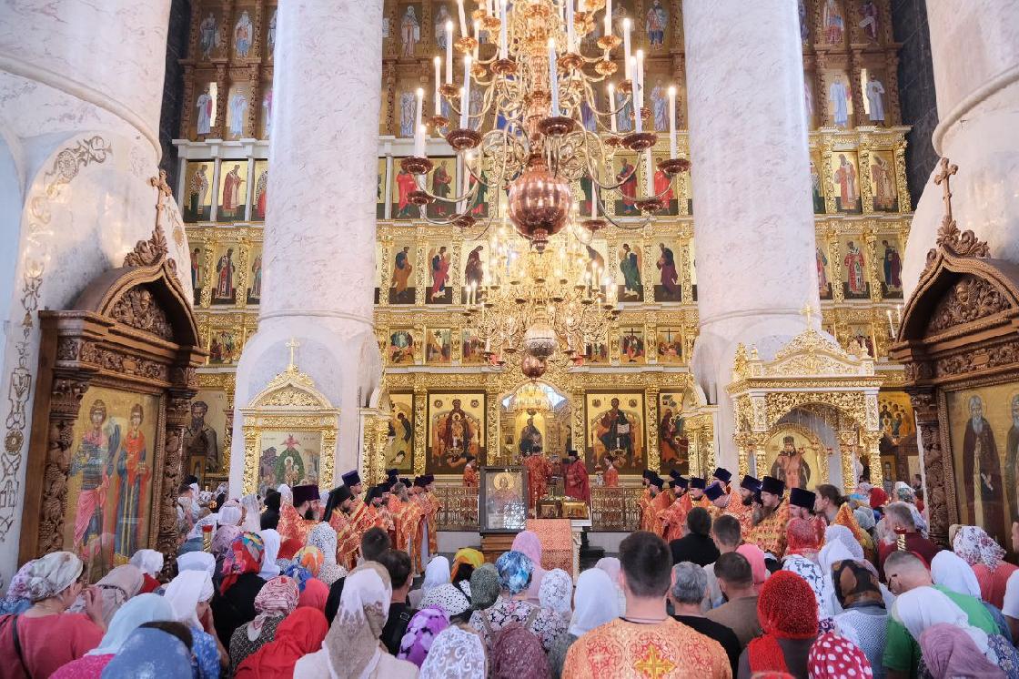 Россия не допустит разрушения единства православного мира