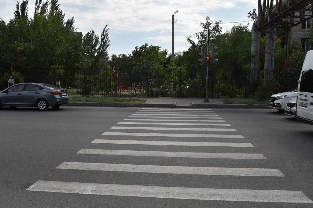 В Астрахани обновят разметку возле школ