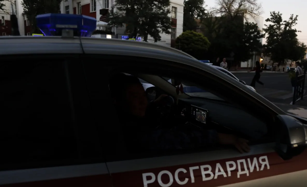 Сотрудники Росгвардии задержали находящегося в федеральном розыске астраханца