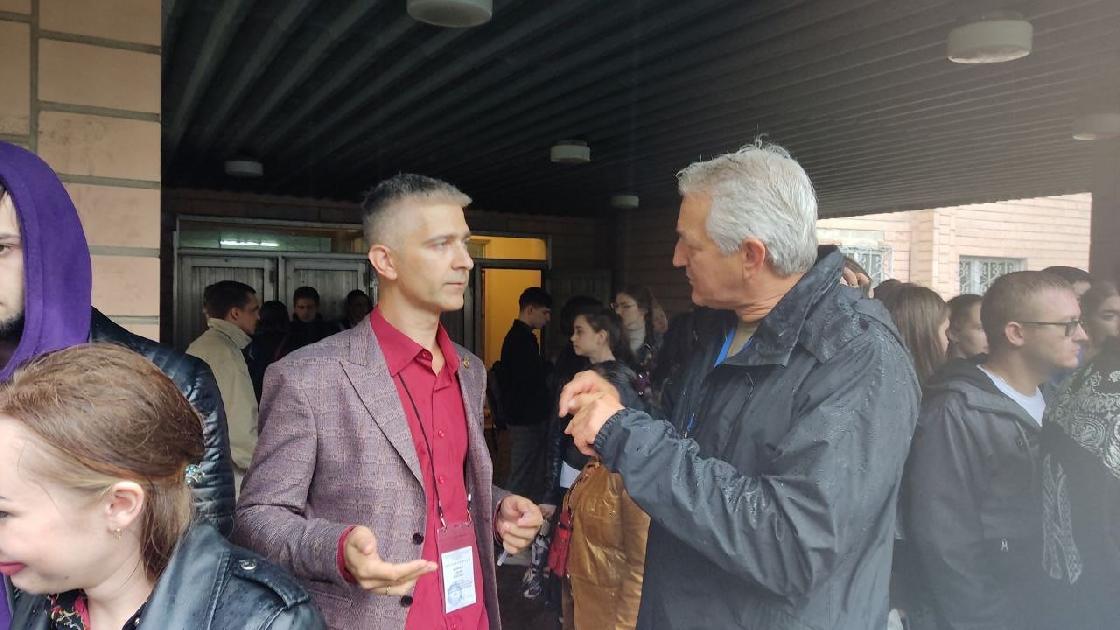 Леонид Огуль второй день работает в составе пула наблюдателей на референдуме в ЛНР