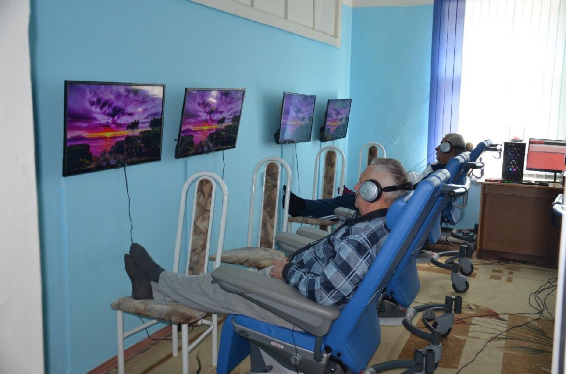 Астраханские медучреждения получили 99 единиц современного оборудования