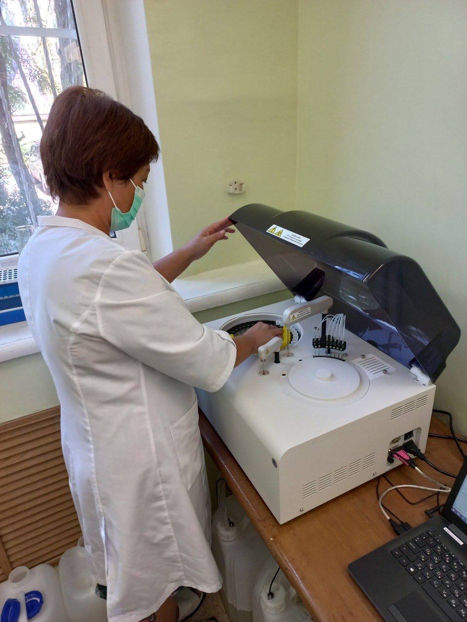 Лаборатория астраханской поликлиники пополнилась новым оборудованием