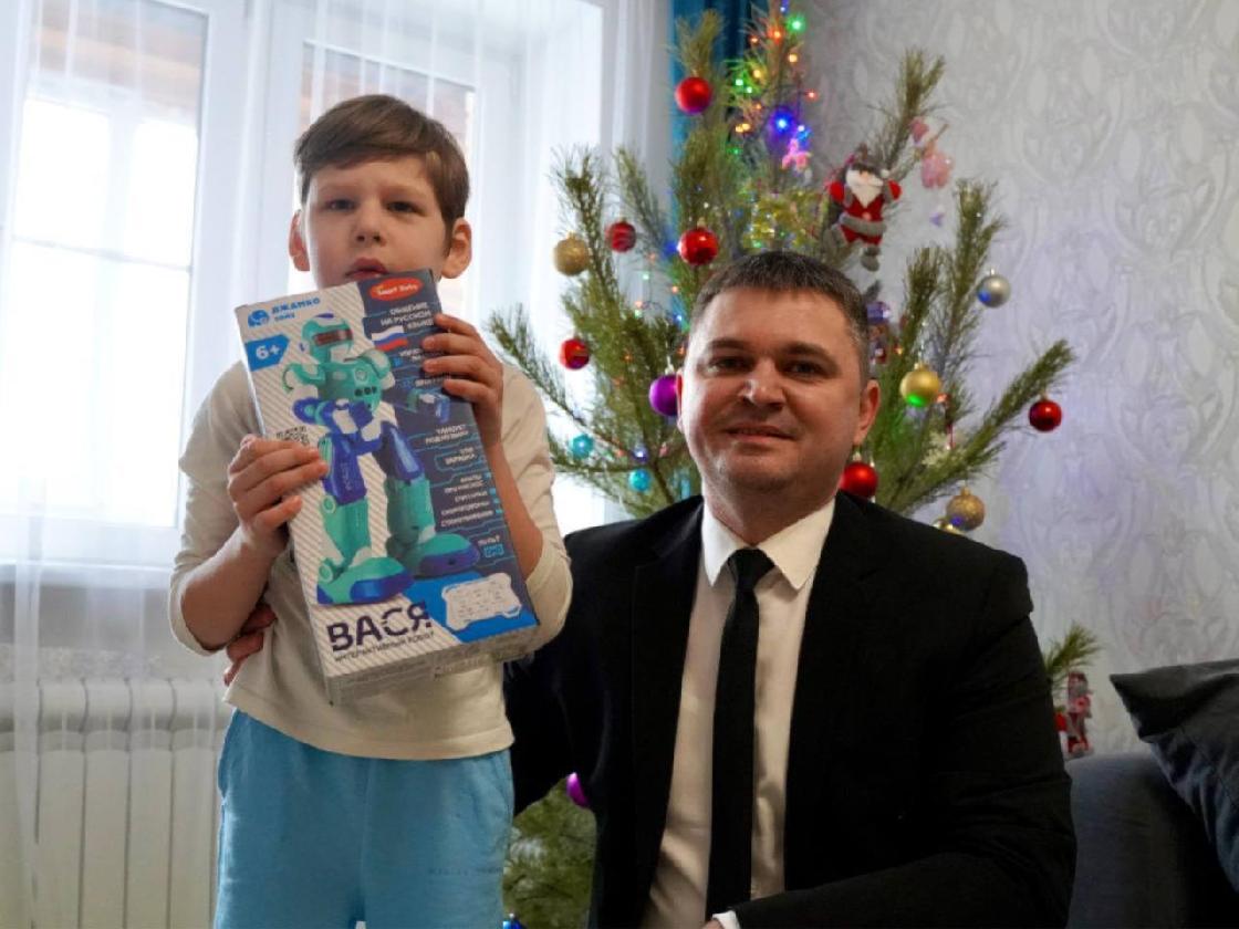  Министр промышленности, торговли и энергетики Астраханской области исполнил мечту маленького астраханца