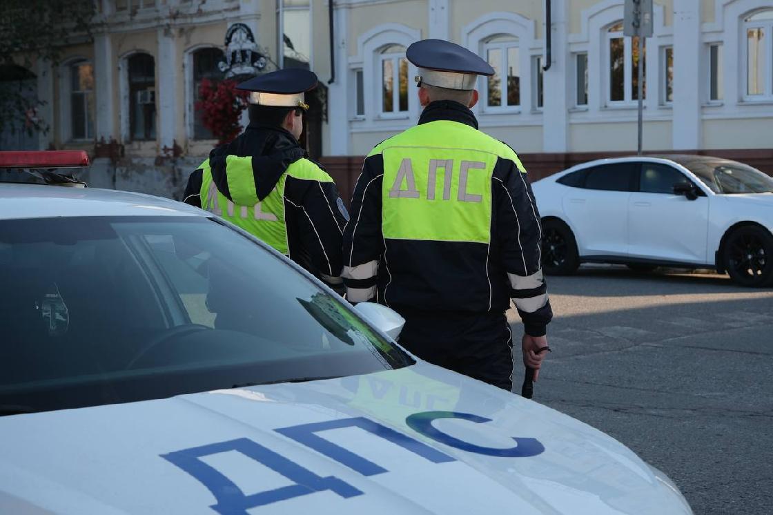 Полиция нашла в машине астраханца 24 коробки с раками