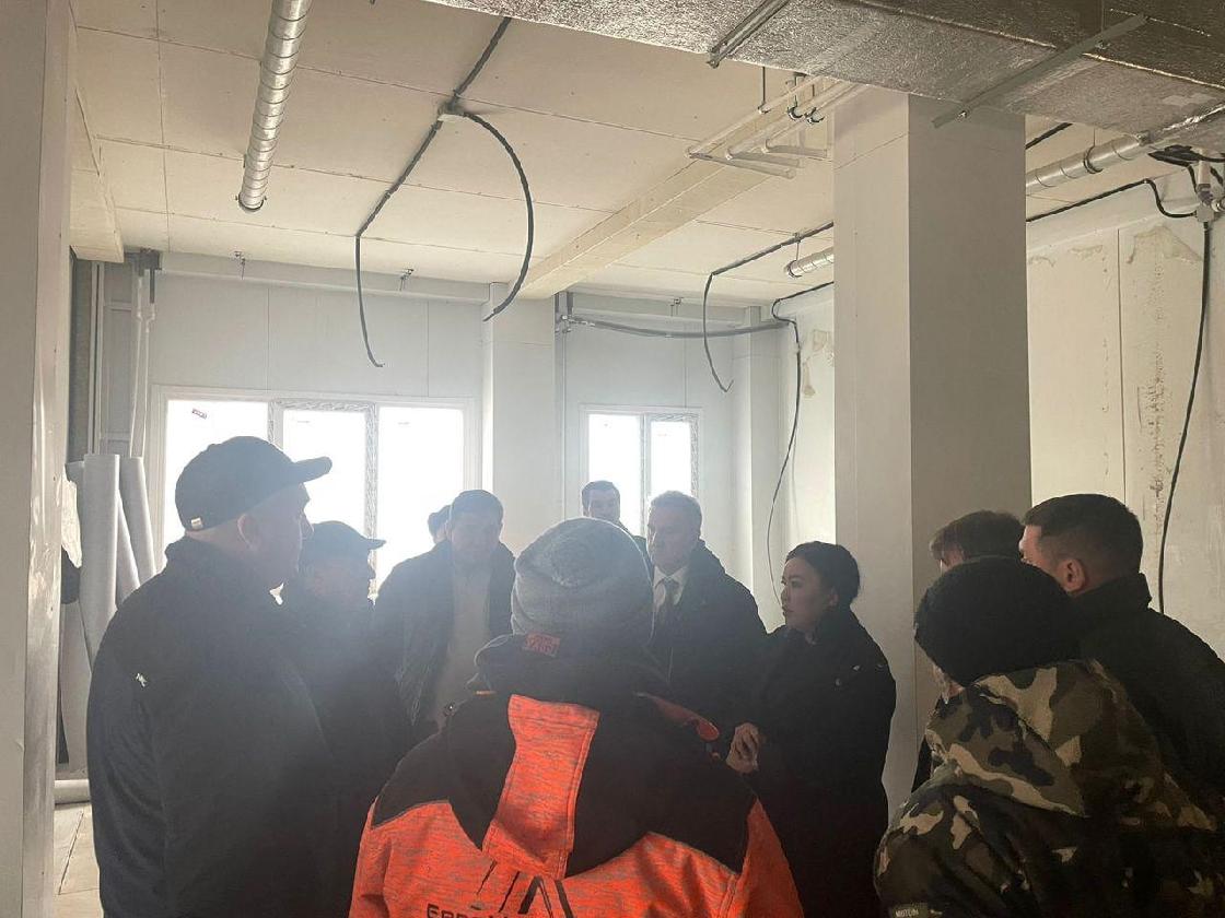 Замглавы астраханского Минздрава проинспектировала строительство больницы в Красных Баррикадах