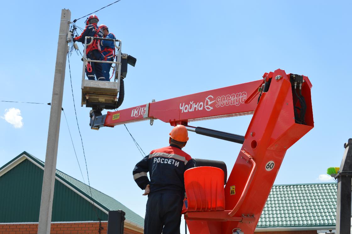 Астраханские энергетики подключили к электросетям более 1,9 тысячи новых потребителей