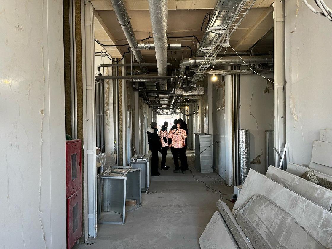 В Астраханской области заканчивается строительство участковой больницы в рабочем поселке