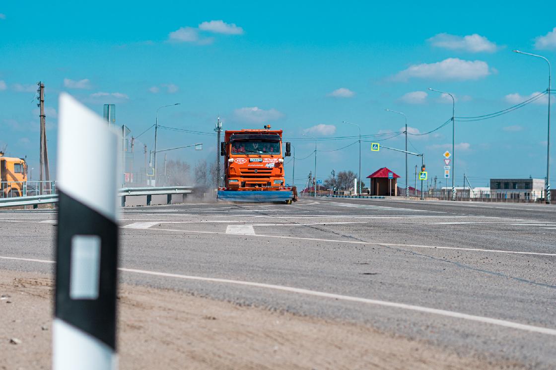 Дорожники готовят астраханские трассы к зиме