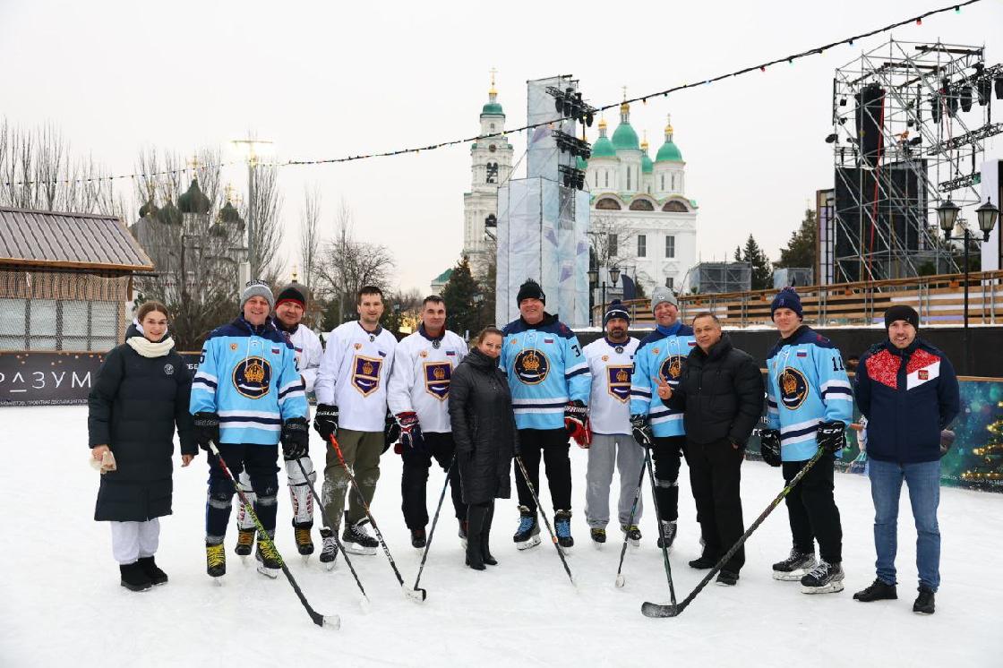 Астраханский губернатор завершил спортивный год товарищеским хоккейным матчем