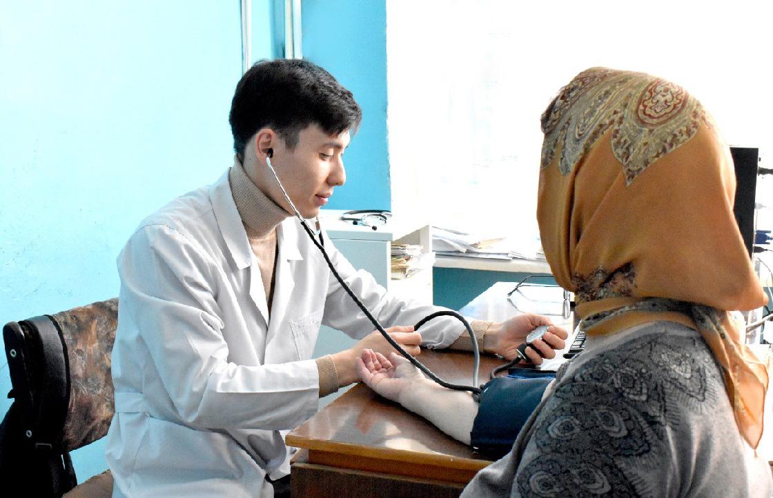 В Астраханской области привлекут 350 «земских» докторов и фельдшеров